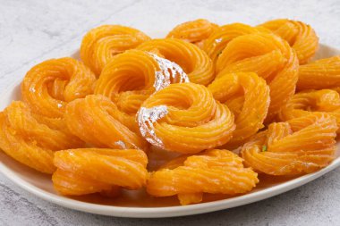 Paneer Jalebi, ayrıca Chhena Jalebi, Chhena Jilapi veya Zulbia olarak da bilinir.