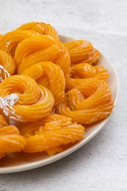 Paneer Jalebi, ayrıca Chhena Jalebi, Chhena Jilapi veya Zulbia olarak da bilinir.