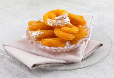Paneer Jalebi, ayrıca Chhena Jalebi, Chhena Jilapi veya Zulbia olarak da bilinir.