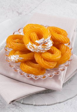 Paneer Jalebi, ayrıca Chhena Jalebi, Chhena Jilapi veya Zulbia olarak da bilinir.