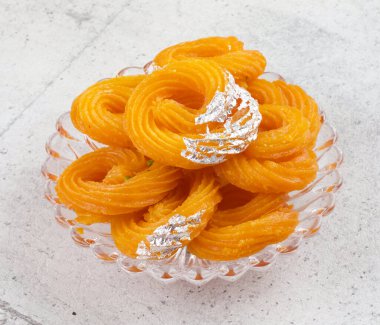 Paneer Jalebi, ayrıca Chhena Jalebi, Chhena Jilapi veya Zulbia olarak da bilinir.