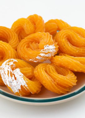 Paneer Jalebi, ayrıca Chhena Jalebi, Chhena Jilapi veya Zulbia olarak da bilinir.