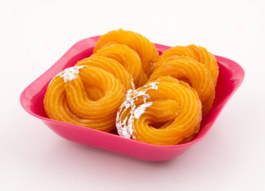 Paneer Jalebi, ayrıca Chhena Jalebi, Chhena Jilapi veya Zulbia olarak da bilinir.