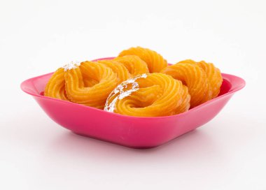 Paneer Jalebi, ayrıca Chhena Jalebi, Chhena Jilapi veya Zulbia olarak da bilinir.