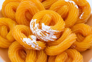 Paneer Jalebi, ayrıca Chhena Jalebi, Chhena Jilapi veya Zulbia olarak da bilinir.