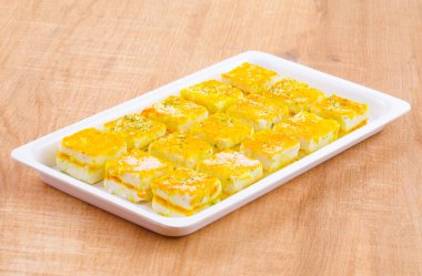 Paneer Burfi ya da Paneer Kesar Burfi (İngilizce: Paneer Burfi, İngilizce: Paneer Burfi, İngilizce: Paneer Burfi, İngilizce: Paneer Burfi, İngilizce: Paneer Burfi, İngilizce: Paneer Burfi, İngilizce: Paneer Burfi veya Paneer Kesar Burfi)