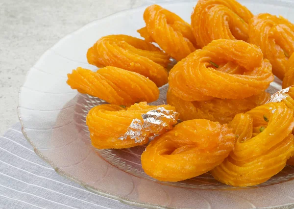 Paneer Jalebi, ayrıca Chhena Jalebi, Chhena Jilapi veya Zulbia olarak da bilinir.