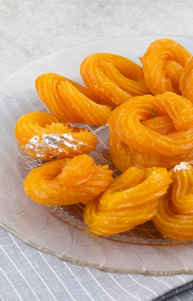 Paneer Jalebi, ayrıca Chhena Jalebi, Chhena Jilapi veya Zulbia olarak da bilinir.
