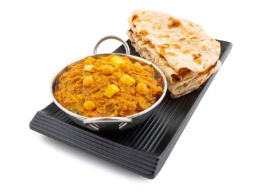 Kuzey Hindistan Sağlıklı Mutfak Chole Paneer ya da Chole Paneer Körisi Tandoori Roti ile servis edilir, Haşlanmış Peynir ve Baharatlı Nohuttan yapılır