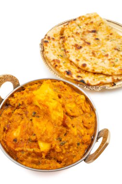 Hint Vejetaryen Mutfağı Özel Tatlı ve Baharatlı Paneer Pasanda ya da Sarımsak Naan ile servis edilen sarımsaklı kremalı sosla doldurulmuş Paneer Curry, Lezzetli