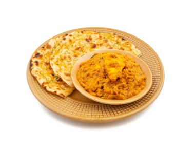 Hint Vejetaryen Mutfağı Özel Tatlı ve Baharatlı Paneer Pasanda ya da Sarımsak Naan ile servis edilen sarımsaklı kremalı sosla doldurulmuş Paneer Curry, Lezzetli
