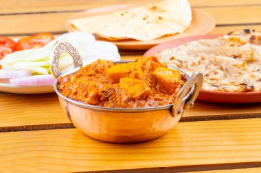 Hint Lezzetli Baharatlı Vejetaryen Mutfağı Paneer Toofani Paneer Tufani, Toofani Paneer Masala veya Dhaba Style Paneer Masala olarak da bilinir.