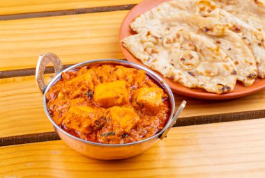 Hint Lezzetli Baharatlı Vejetaryen Mutfağı Paneer Toofani Paneer Tufani, Toofani Paneer Masala veya Dhaba Style Paneer Masala olarak da bilinir.