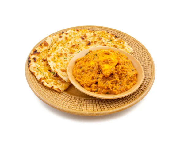 Hint Vejetaryen Mutfağı Özel Tatlı ve Baharatlı Paneer Pasanda ya da Sarımsak Naan ile servis edilen sarımsaklı kremalı sosla doldurulmuş Paneer Curry, Lezzetli