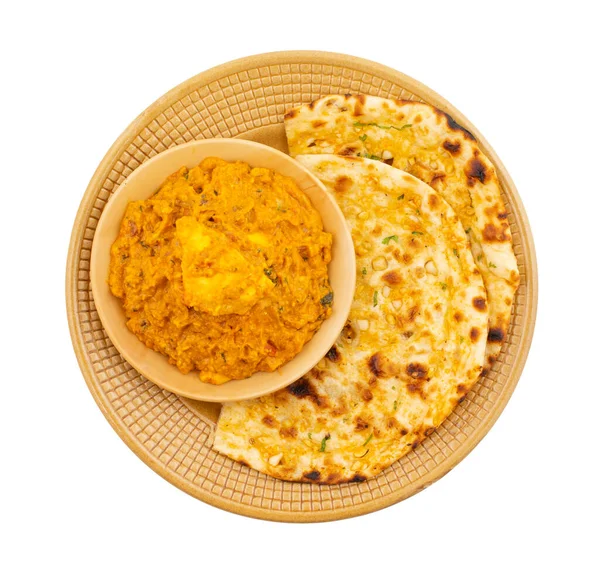 Hint Vejetaryen Mutfağı Özel Tatlı ve Baharatlı Paneer Pasanda ya da Sarımsak Naan ile servis edilen sarımsaklı kremalı sosla doldurulmuş Paneer Curry, Lezzetli