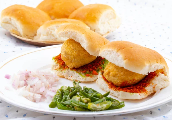 Indian Famous Street Food Vada Pav También Conocido Como Vada —  Fotos de Stock