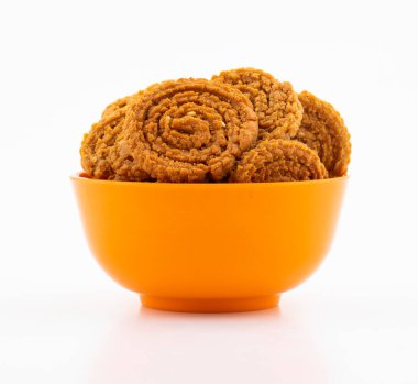 Hint geleneksel çerezi Chakli, kızartılmış gevrek şeklinde bir spiral, Chakali, Murukku, Muruku, Murkoo, Gujarat 'ta Çakri, Maharashtra' da Chakli ve Kuzey Hindistan olarak bilinir.