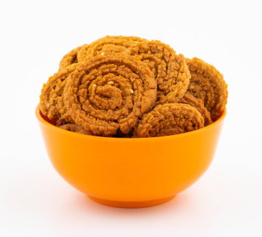 Hint geleneksel çerezi Chakli, kızartılmış gevrek şeklinde bir spiral, Chakali, Murukku, Muruku, Murkoo, Gujarat 'ta Çakri, Maharashtra' da Chakli ve Kuzey Hindistan olarak bilinir.