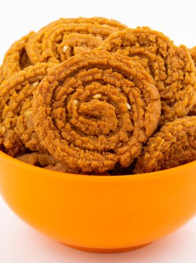 Hint geleneksel çerezi Chakli, kızartılmış gevrek şeklinde bir spiral, Chakali, Murukku, Muruku, Murkoo, Gujarat 'ta Çakri, Maharashtra' da Chakli ve Kuzey Hindistan olarak bilinir.