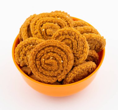 Hint geleneksel çerezi Chakli, kızartılmış gevrek şeklinde bir spiral, Chakali, Murukku, Muruku, Murkoo, Gujarat 'ta Çakri, Maharashtra' da Chakli ve Kuzey Hindistan olarak bilinir.