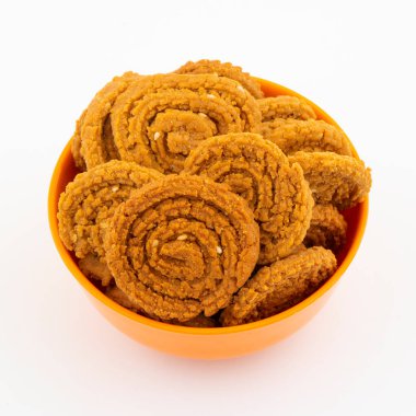 Hint geleneksel çerezi Chakli, kızartılmış gevrek şeklinde bir spiral, Chakali, Murukku, Muruku, Murkoo, Gujarat 'ta Çakri, Maharashtra' da Chakli ve Kuzey Hindistan olarak bilinir.