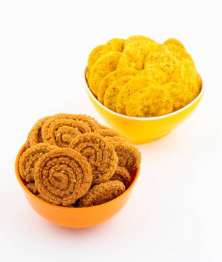 Hint Geleneksel Atıştırmalık Chakli Masala Khari, kızartılmış bir spiral şeklinde, Chakali, Murukku, Muruku, Murkoo, Chakri in Gujarat, Chakli in Maharashtra ve Kuzey Hindistan olarak bilinir.
