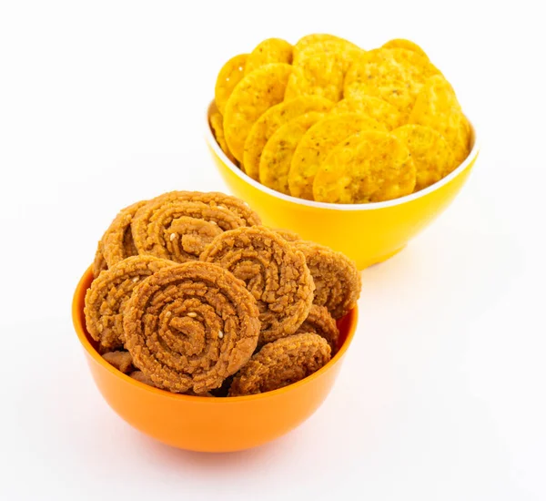 Hint Geleneksel Atıştırmalık Chakli Masala Khari, kızartılmış bir spiral şeklinde, Chakali, Murukku, Muruku, Murkoo, Chakri in Gujarat, Chakli in Maharashtra ve Kuzey Hindistan olarak bilinir.