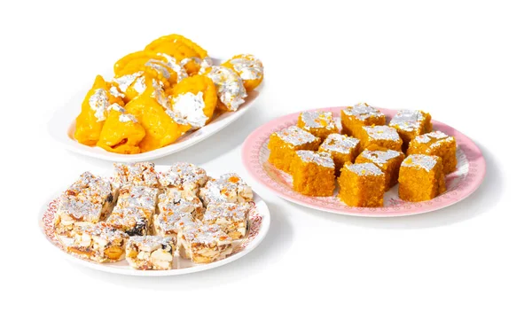 Mung Dal Chakki ya da Chandrakala ile Hint Popüler Gıda Şekersiz Kuru Meyveler