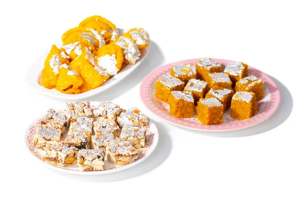 Mung Dal Chakki ya da Chandrakala ile Hint Popüler Gıda Şekersiz Kuru Meyveler