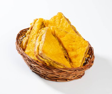 Hint usulü Kızarmış Ekmek Pakora ya da Bread Bhaji a Common Street Food, Ekmek Dilimleri, Gram unu ve Baharatlardan yapılır.