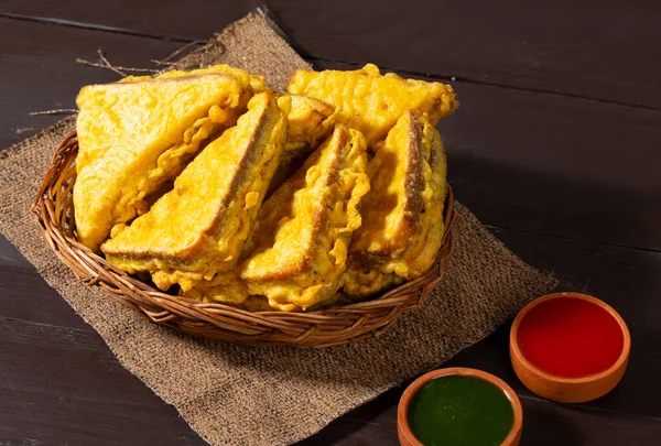 Pan Merienda Frito Indio Pakora Pan Bhaji Servido Con Salsa — Foto de Stock