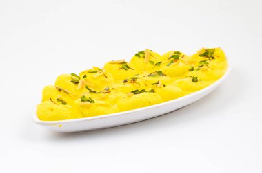 Geleneksel Hint Özel Tatlısı Ras Malai de Rasmalai ya da Rossomalai olarak bilinir.