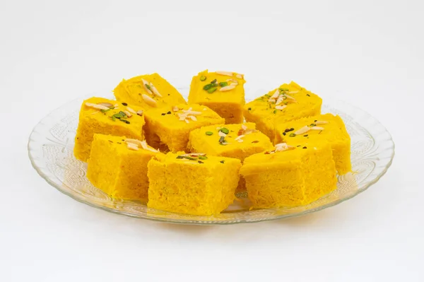 インドの伝統的な甘い食べ物 Soan Papdiまた 息子ロールとして知られています Soam Papdi Patisa Shonpapdiは人気のあるインドのデザートです — ストック写真