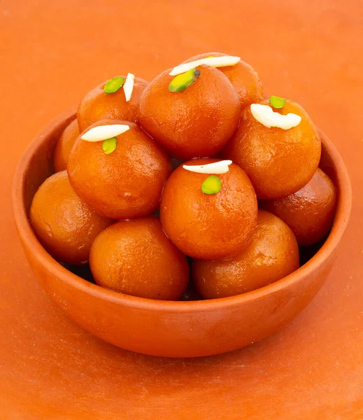 Hint Popüler Tatlı Gulab Jamun olarak da bilinir. Ayrıca kala Jamun ya da Kalajam olarak da bilinir.