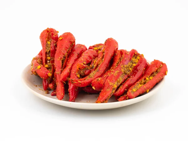 Hint ev yapımı kırmızı biber turşusu Mirchi Ka Achar, Loncha veya Laal Mirch Ka Achar olarak da bilinir.