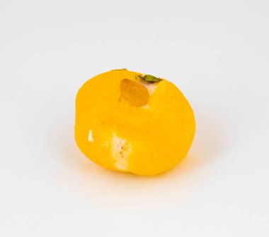 Hint Bengali Tatlı Parçası ya da Bengali Tatlısı Beyaz Arkaplanda İzole Edilmiş