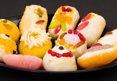 Festivalde yapılan Hint Özel Geleneksel Bengali Tatlı Yemekleri