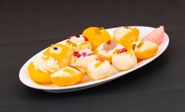 Festivalde yapılan Hint Özel Geleneksel Bengali Tatlı Yemekleri