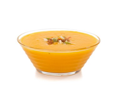 Beyaz arka planda izole edilmiş taze mango meyve suyu.