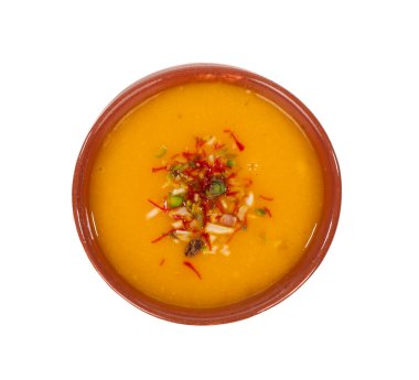 Beyaz arka planda izole edilmiş taze mango meyve suyu.