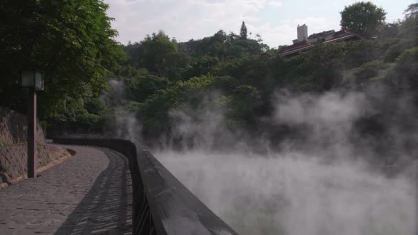 Медленный Съёмка Beitou Thermal Valley Hell Valley — стоковое видео