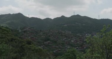 4 k hızlandırılmış bir kadeh Jiufen, Ayrıca yazıldığından Jioufen veya Chiufen. Bir dağ alan Ruifang bölgesinde, New Taipei City