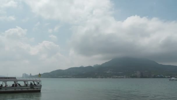 Тайм Тайм Снимок Горы Гуаньинь Шань Тамсуи Тайвань — стоковое видео