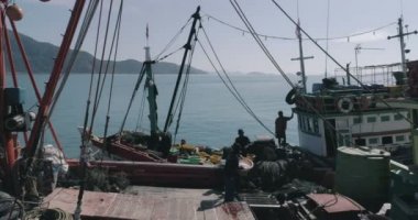 4 Ocak 2018 - balıkçı teknesi Bang Bao iskelede havadan görünümü. Koh Chang Adası,: Trat, Thailand