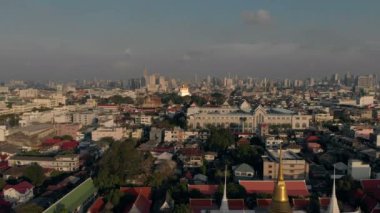 Havadan görünümü altın dağ pagoda Wat Saket Tapınağı Bangkok, Tayland