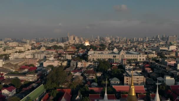 Aerial View Golden Mountain Pagoden Wat Saket Templet Bangkok Thailand — Stockvideo