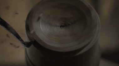 Woodturning işleminin yavaş hareket atış