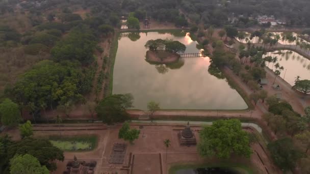 Légifelvételek Sukhothai Történeti Parkban — Stock videók