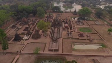 Sukhothai tarihi parkının havadan görünümü