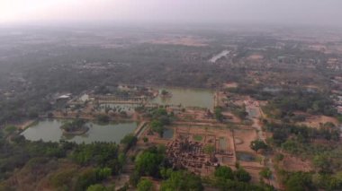 Sukhothai tarihi parkının havadan görünümü